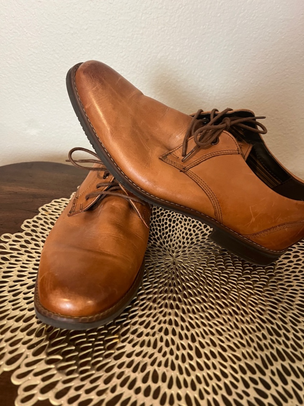Rockport Oxford shoes size 8.5 camel color. Like new!